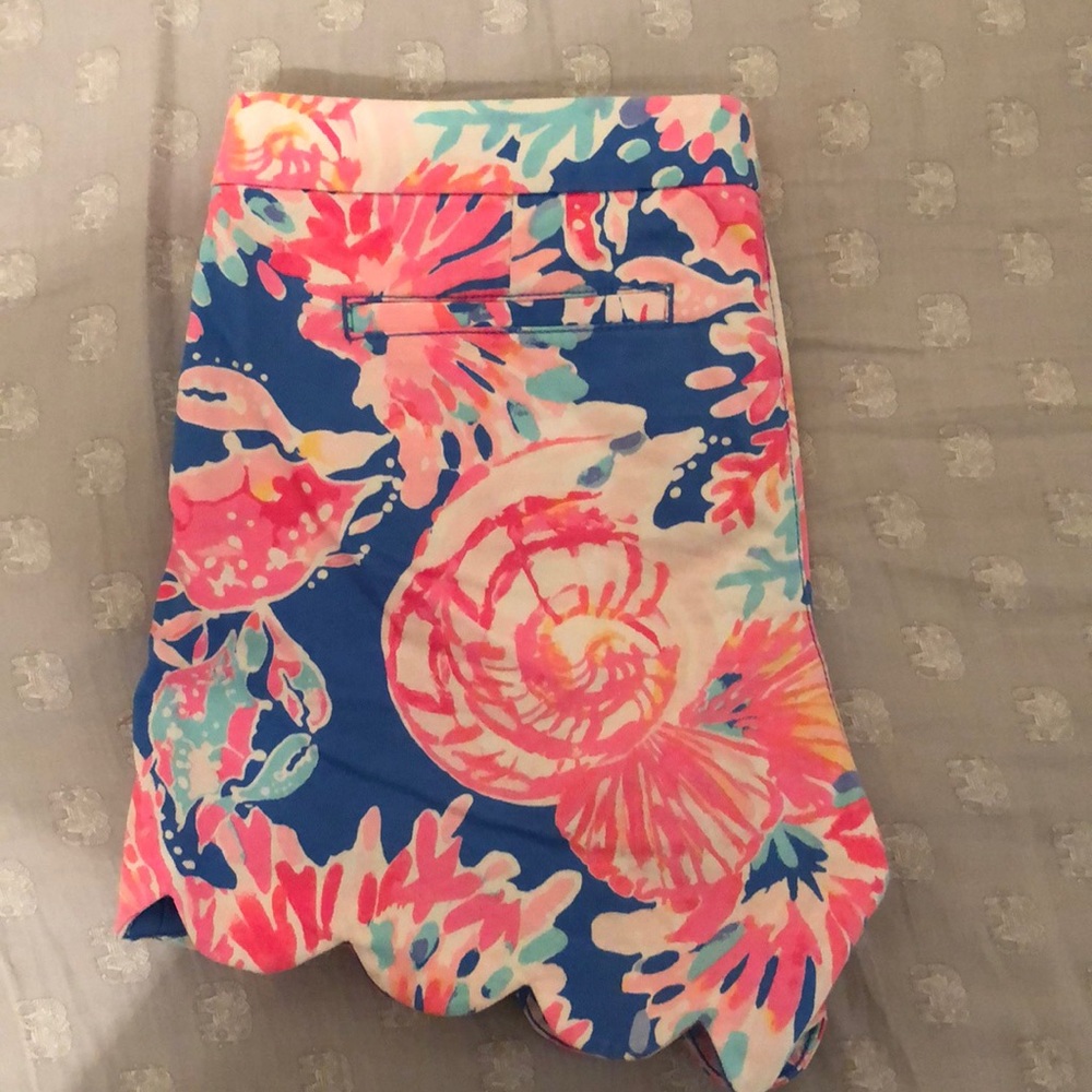 NWOT Lilly Pulitzer buttercup shorts.  Size 6